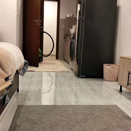 Luxury Studio, Pool, Private Beach & Close To Airport