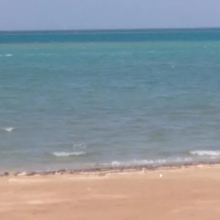 Luxury Studio, Pool, Private Beach & Close To Airport