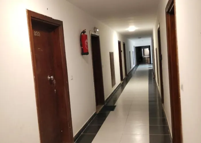 Luxury Studio, Pool, Private & Close To Airport