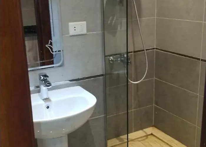 Luxury Studio, Pool, Private & Close To Airport