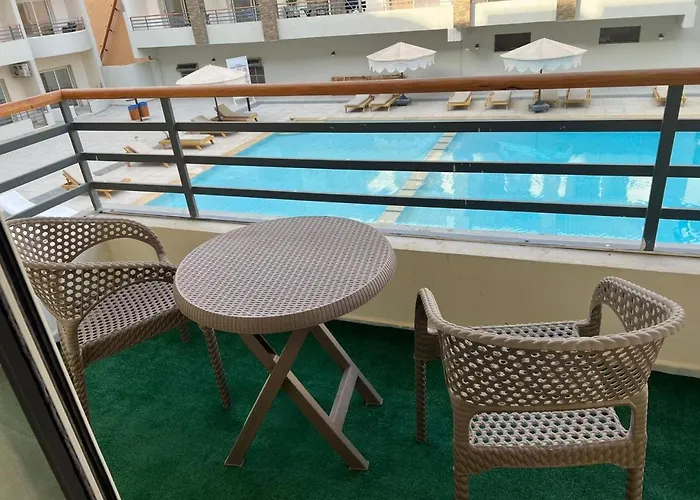 Luxury Studio, Pool, Private & Close To Airport Apart Otel Hurgada