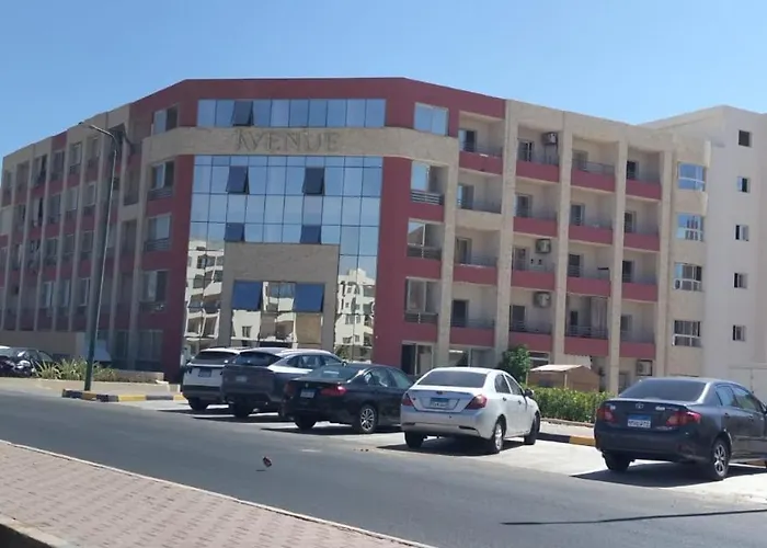 Luxury Studio, Pool, Private & Close To Airport Apart Otel