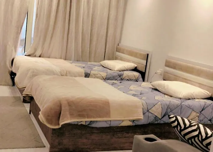 Luxury Studio With Pool & Private Beach, Close To Airport Aparthotel
