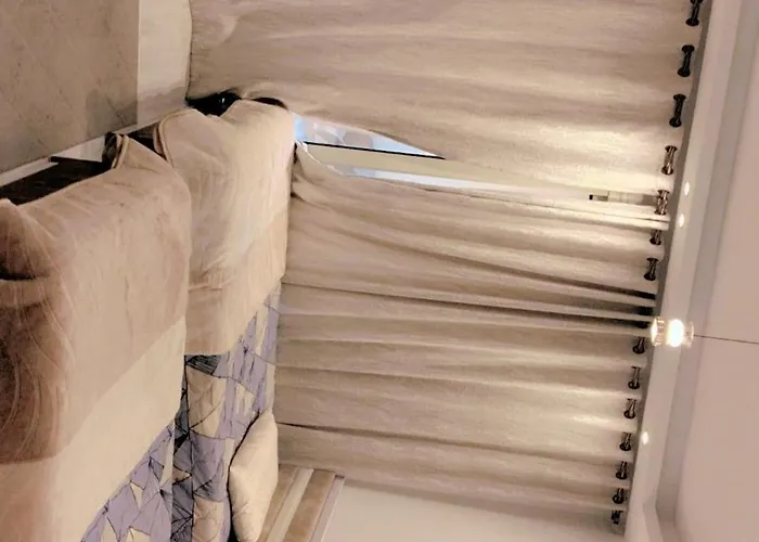 Apart Otel Luxury Studio, Pool, Private & Close To Airport 3*